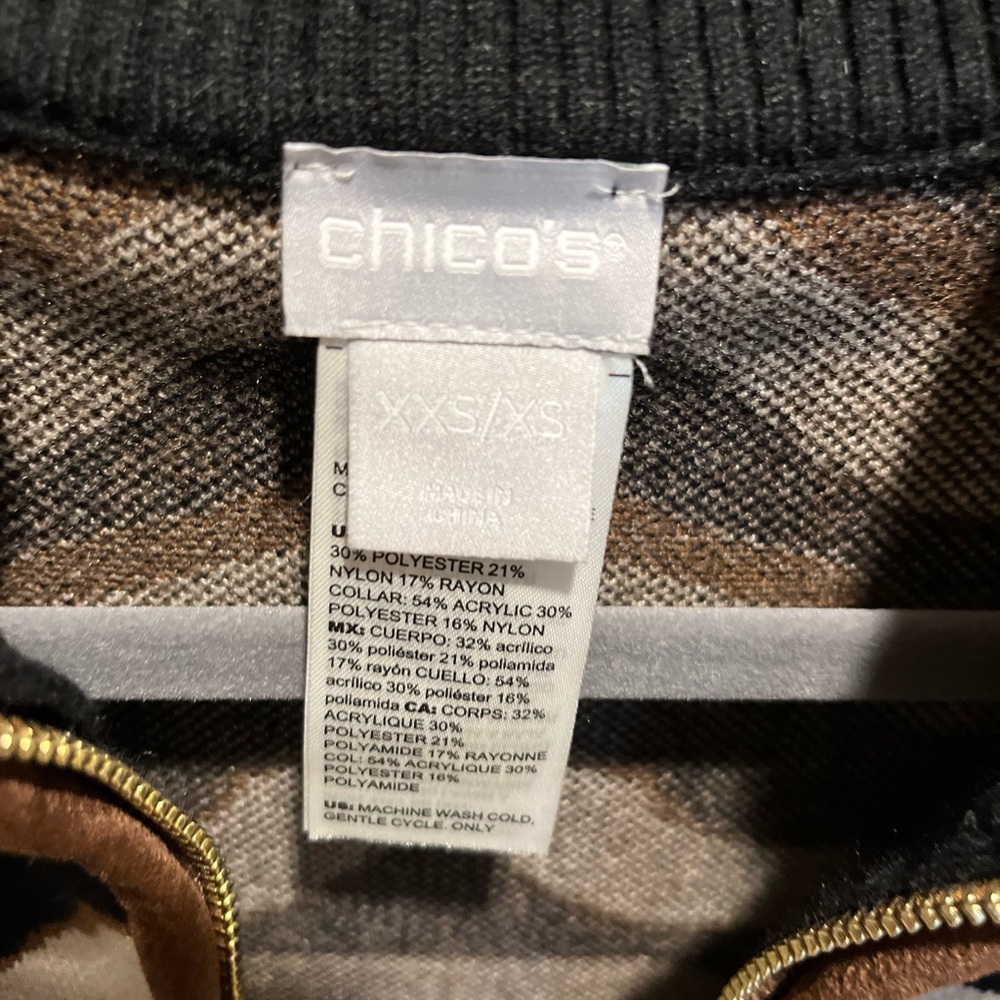 02. WOMENS CHICO’S XXS/XS DETAIL SWEATER - Picture 2 of 6